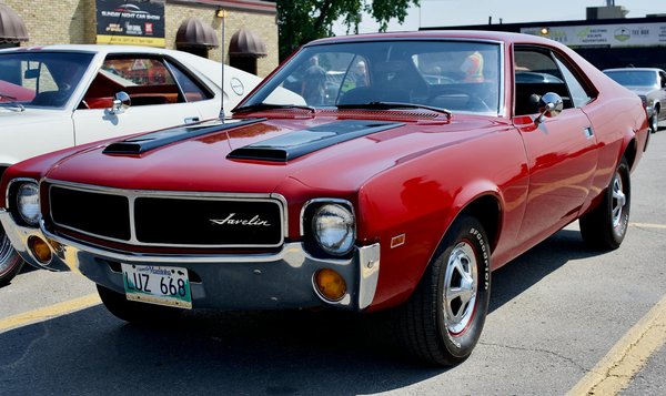 Quels sont les critères pour choisir des gants de moto adaptés à des températures extrêmes ?