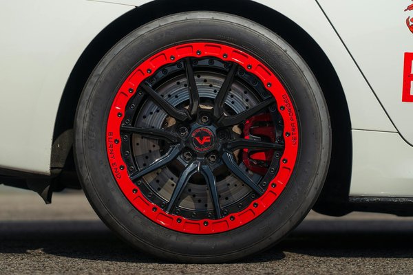 Les avantages des systèmes de surveillance de la qualité de l'huile moteur pour les véhicules de transport maritime